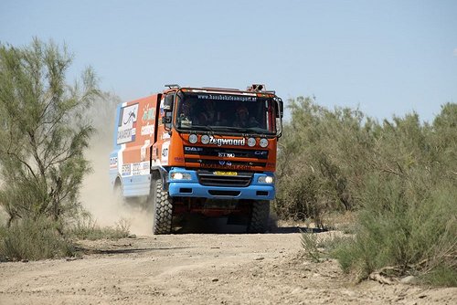 Hans Bekx sterkste in het zand; Hans Stacey op zijn kant